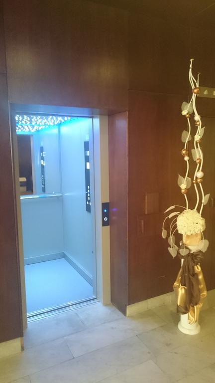 Hotel Konferencia Дьёр Экстерьер фото