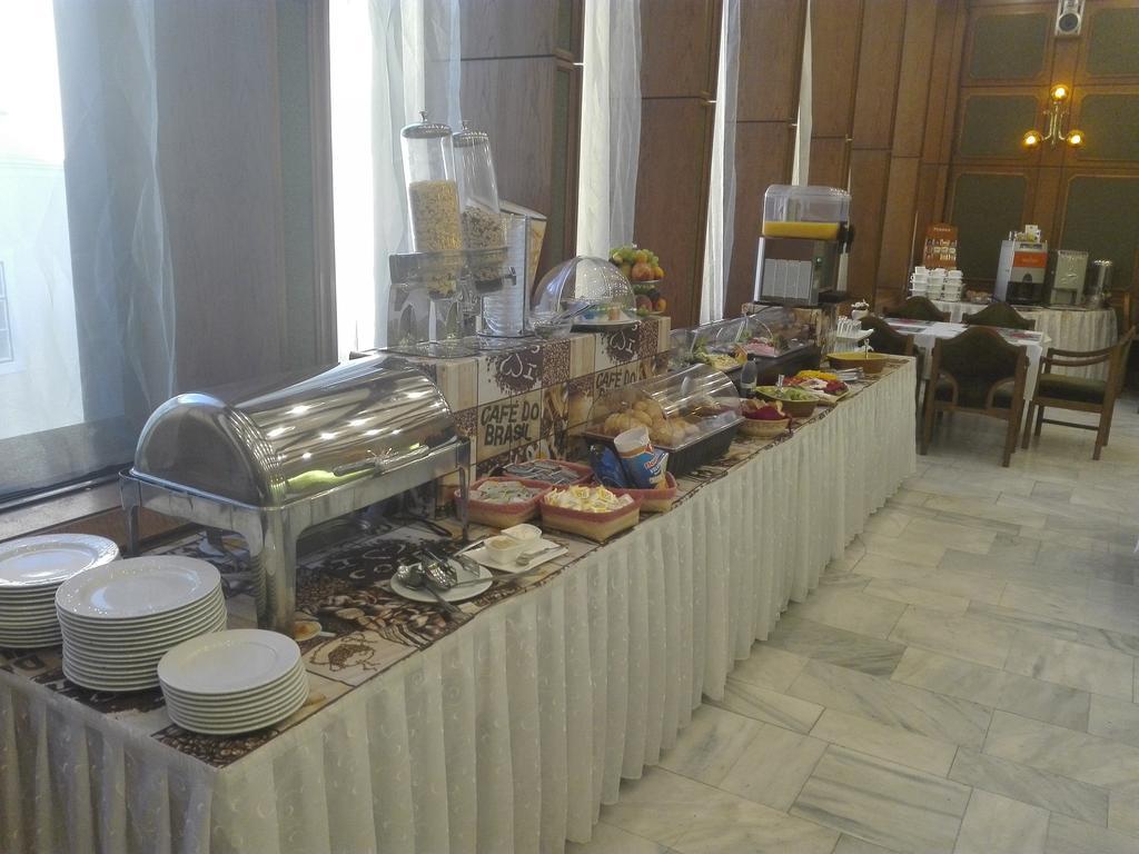 Hotel Konferencia Дьёр Экстерьер фото