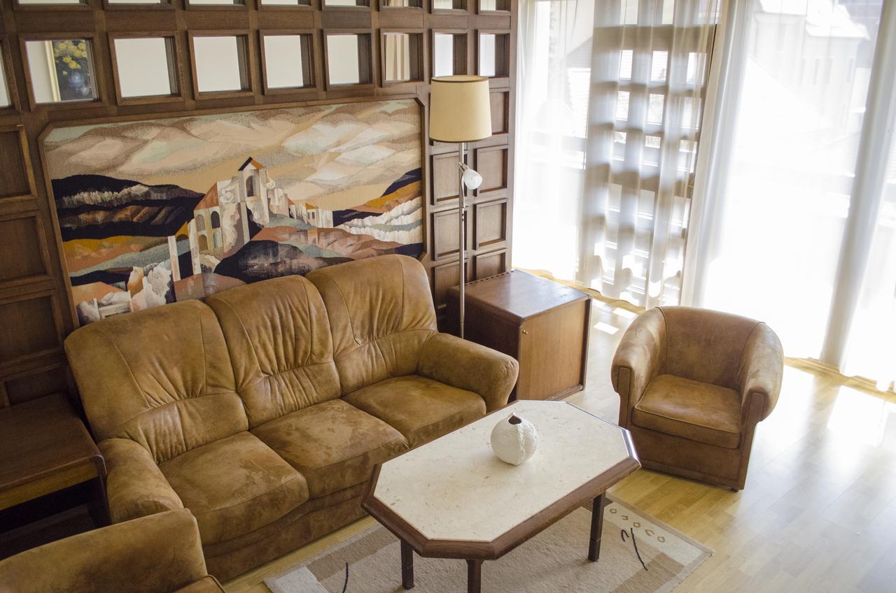 Hotel Konferencia Дьёр Экстерьер фото