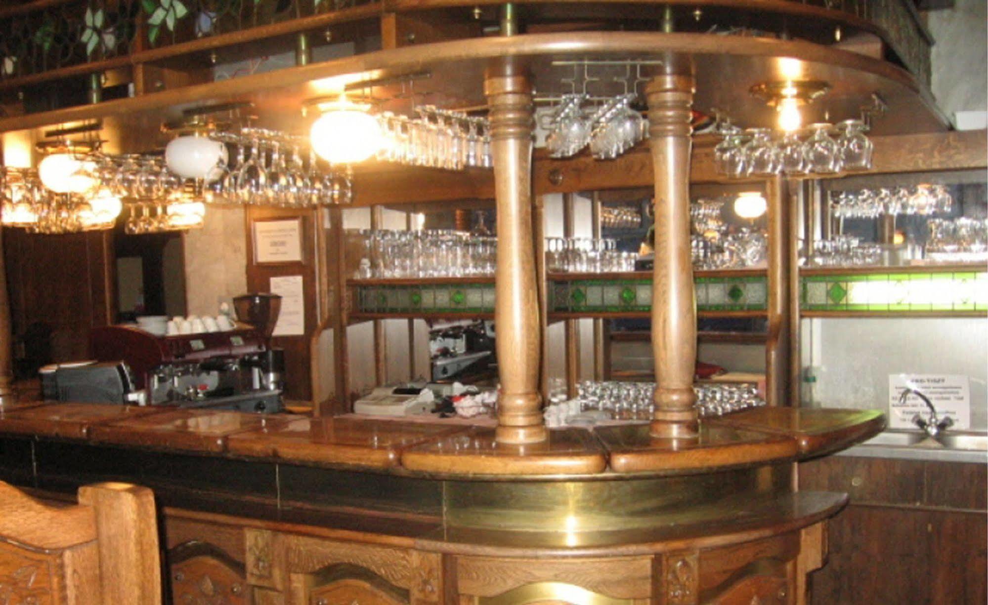 Hotel Konferencia Дьёр Экстерьер фото