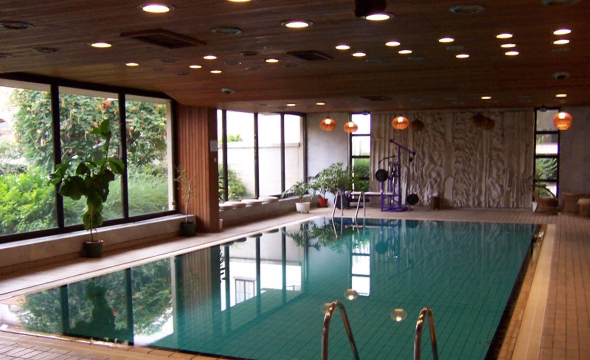 Hotel Konferencia Дьёр Экстерьер фото