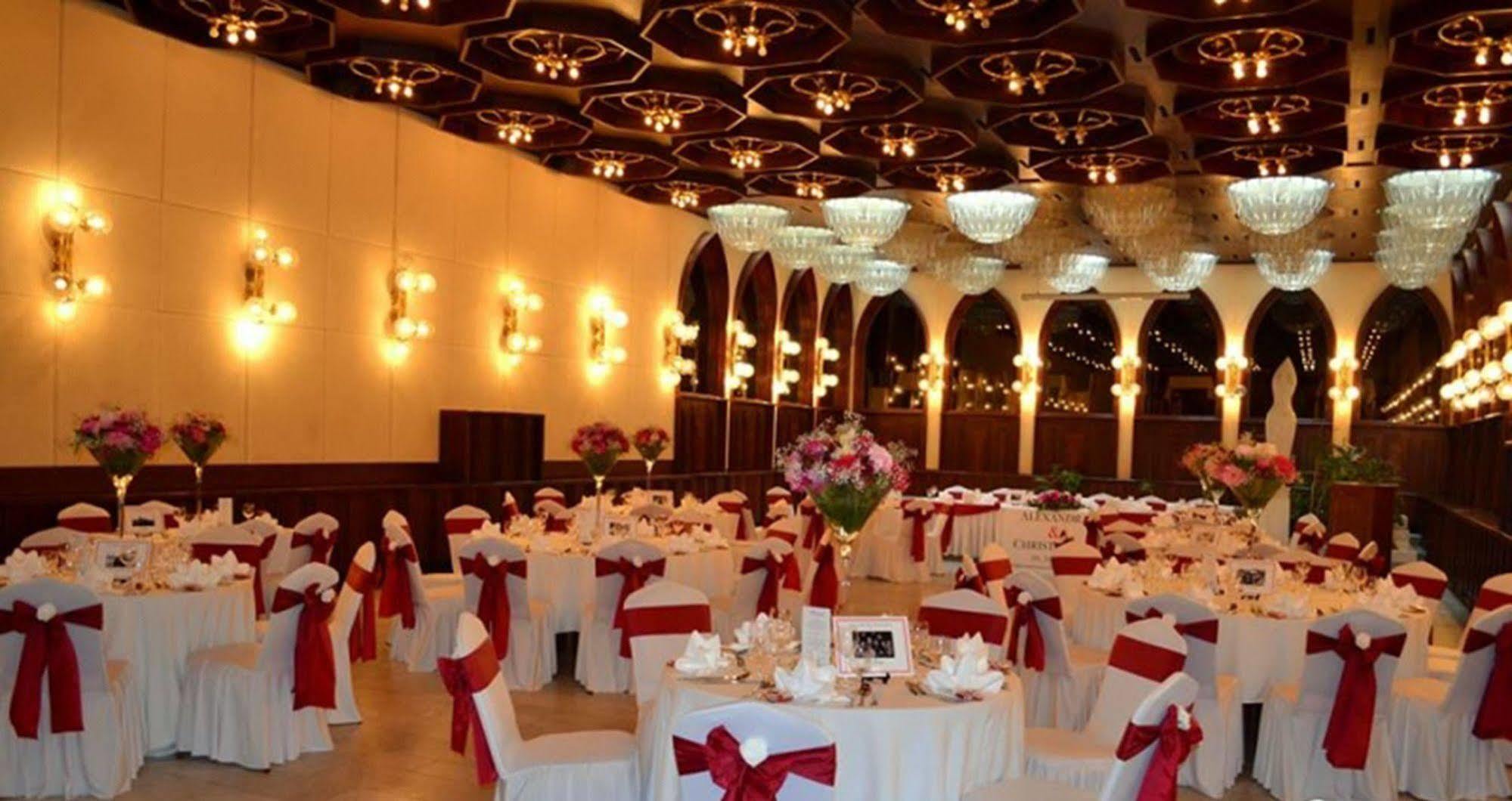Hotel Konferencia Дьёр Экстерьер фото